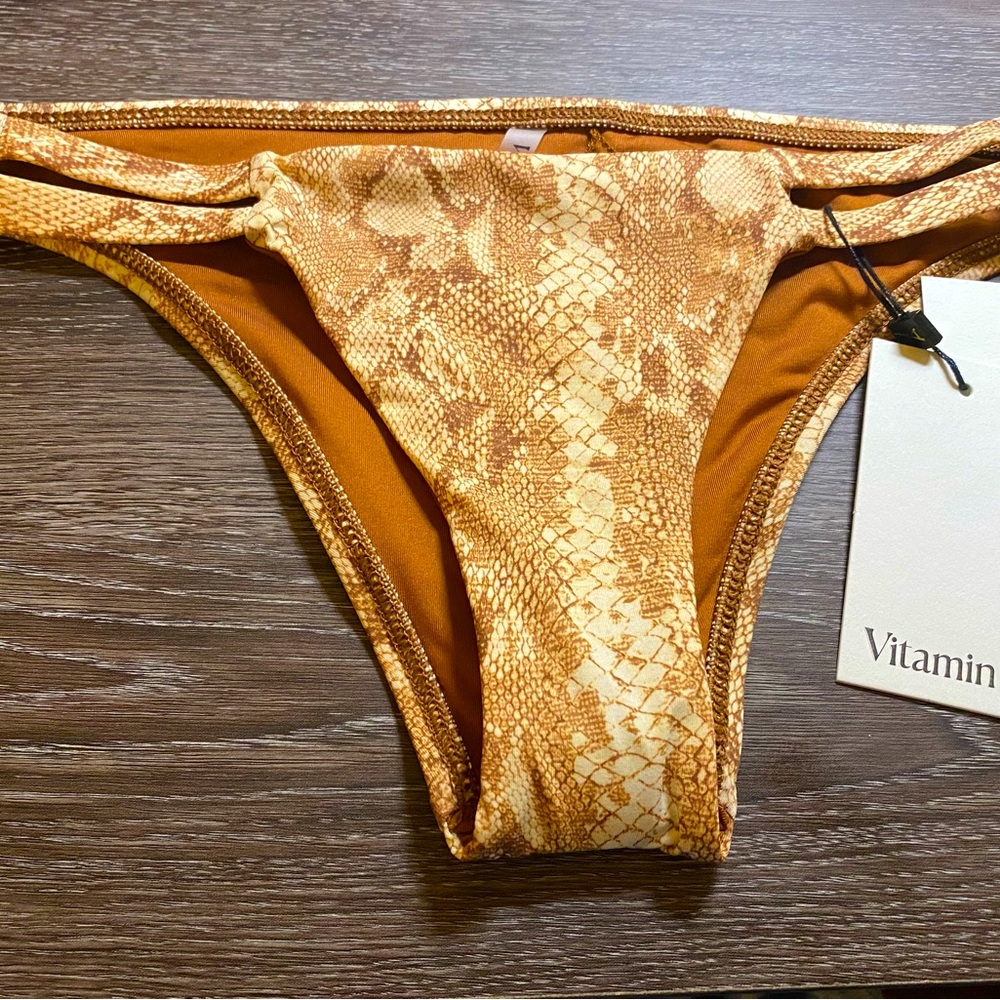 VITAMIN A MIDORI BIKINI BOTTOM SIZE 4 🔥NEW W TAGS !